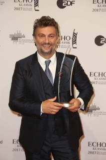 Hamburg Jonas Kaufmann with the Echo in the Hand Echo Classical 2017 award Ceremony in the Elbphilharmonie in Hamburg at 29 10 2017