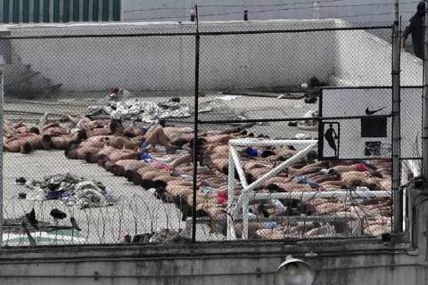 October 30, 2017 - EUM20171030NAC31.JPG .ECATEPEC, Mex. PrisonPenal-Chiconautla.- 30 de octubre de 2017.- Este lunes se reporto una rina en el interior del penal estatal Sergio Garcia Ramirez , conocido popularmente como penal de Chiconautla, al sitio llegaron elementos de la Secretaria de Seguridad del Estado de Mexico para controlar la situacion. Foto: Agencia EL UNIVERSALHugo GarciaMAVC  - ZUMAu78_ 20171030_zaf_u78_062 Copyright: xElxUniversalx