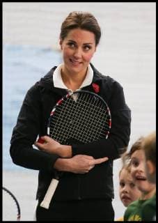 . 31 10 2017. London, United Kingdom. Duchess of Cambridge at Lawn Tennis Association. Britain s Catherine, Duchess of Cambridge, takes part in a Tennis for Kids session during a visit at the Lawn Tennis Association (LTA) at the National Tennis Centre in southwest London. Duchess of Cambridge visited the LTA, the national governing body of tennis, where she was briefed on the organisations latest activities and objectives, and had the opportunity to watch a number of tennis demonstrations at the National Tennis Centre s on-court facilities.  xi-Imagesx xPoolx IIM-16255-0005