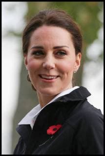 . 31 10 2017. London, United Kingdom. Duchess of Cambridge at Lawn Tennis Association. Britain s Catherine, Duchess of Cambridge (L), listens during a briefing from representatives of the LTA during a visit at the Lawn Tennis Association (LTA) at the National Tennis Centre in southwest London. Duchess of Cambridge visited the LTA, the national governing body of tennis, where she was briefed on the organisations latest activities and objectives, and had the opportunity to watch a number of tennis demonstrations at the National Tennis Centre s on-court facilities.  xi-Imagesx xPoolx IIM-16255-0017