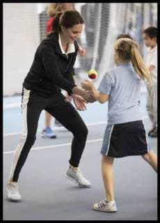 . 31 10 2017. London, United Kingdom. The Duchess of Cambridge takes part in a training session with children at the Lawn Tennis Association at the National Tennis Centre in London.  xStephenxLockx xi-Imagesx IIM-16252-0049