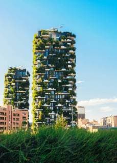 IMAGO Creative: Internationaler Tag der Architektur am 3. Oktober. Thema: Architektur zum Wohlf?hlen Bosco Verticale (Vertical Forest) low view. Designed by Stefano Boeri, sustainable architecture in Milan, Lombardy, Italy, Europe Copyright: AlexandrexRotenberg 1243-173 Editorial Use Only