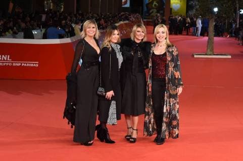 Rome Cinema Fest 2017. Rome Film Festival. Red carpet film Playng the part . Pictured: Twins tweeted with Chiara Sani and stylist Aline Oliveira  Copyright: xMaurizioxD Avanzox xIPAx xMaurizioxDxAvanzox