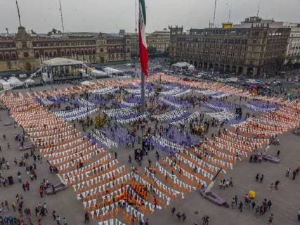 (171102) -- MEXICO CITY, Nov. 2, 2017 -- Photo taken with a drone shows people visiting the altar installed for the celebration of the Day of the Dead, at Zocalo square of Mexico City, capital of Mexico, Nov. 1, 2017. According to local press, people can visit the altar between Oct. 28 to Nov. 2, in honor of the victims of the earthquake of Sept. 19. Cesar Vicuna) (zjy) MEXICO-MEXICO CITY-DAY OF THE DEAD e CesarxVicuna 