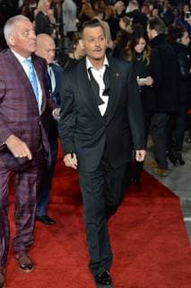 November 2, 2017 - London, London, UK - London, UK. JOHNNY DEPP attends the World Film premiere of Murder On The Orient Express London UK  - ZUMAl94_ 20171102_zaf_l94_081 Copyright: xRayxTangx