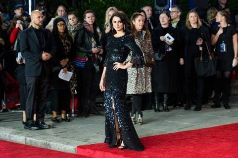 November 2, 2017 - London, London, UK - London, UK. PENo°LOPE CRUZ attends the world film premiere of Murder On The Orient Express London UK  - ZUMAl94_ 20171102_zaf_l94_085 Copyright: xRayxTangx