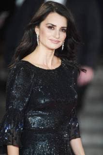 Spanish actress Penelope Cruz attends the world premiere of Murder On The Orient Express at Royal Albert Hall in London on November 2, 2017.  LON20171102111 RUNExHELLESTAD