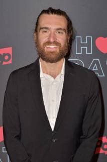 George Basil at the Premiere the Pop TV Series Hot Date in Restaurant Estrella WEST Hollywood 02 11 2017 Foto:xD.xStarbuckx xFuturexImage