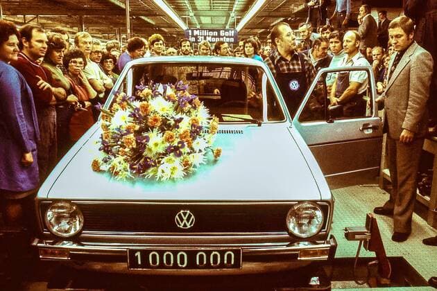 VW Production in Wolfsburg here runs the 1 Mill Golf after 31 Months at 27 10 1976 of Tie