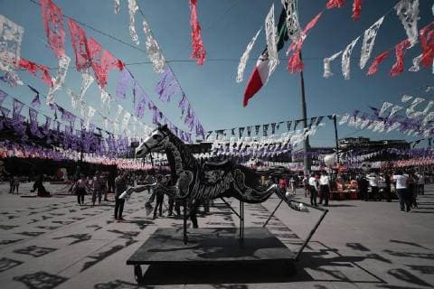 November 3 2017 EUM20171103NAC15 JPG CIUDAD DE MEXICO TraditionsTradiciones CDMX Aspectos de la ofrenda en el Zocalo de esta capital 3 de noviembre de 2017 con motivo del Dia de Muertos Foto Agencia EL UNIVERSALAlejandra LeyvaJMA  - ZUMAu78_ 20171103_zaf_u78_058 Copyright: xElxUniversalx