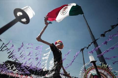 November 3 2017 EUM20171103NAC19 JPG CIUDAD DE MEXICO TraditionsTradiciones CDMX Aspectos de la ofrenda en el Zocalo de esta capital 3 de noviembre de 2017 con motivo del Dia de Muertos Foto Agencia EL UNIVERSALAlejandra LeyvaJMA  - ZUMAu78_ 20171103_zaf_u78_061 Copyright: xElxUniversalx