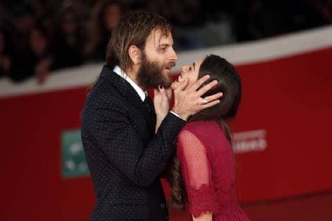 Alessandro Borghi and Roberta Pitrone bacio Roma 04 11 2017. Auditorium parco della Musica. Festa del Cinema di Roma 2017. Rome November 4th 2017. Rome Film Fest 2017 Foto Samantha Zucchi Insidefoto SamanthaxZucchi
