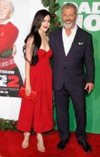 Rosalind Ross, Mel Gibson at the Premiere of Paramount Pictures Daddy s Home 2 held at the Regency Village Theater in Westwood, CA, November 5, 2017.  Copyright: xJosephxMartinezx 33468_108THA