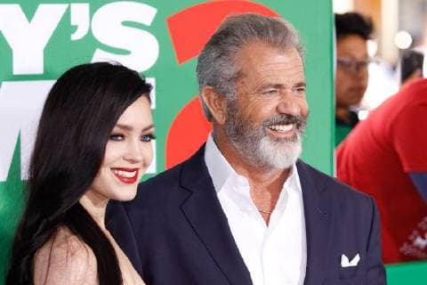 Rosalind Ross, Mel Gibson at the Premiere of Paramount Pictures Daddy s Home 2 held at the Regency Village Theater in Westwood, CA, November 5, 2017.  Copyright: xJosephxMartinezx 33468_117THA