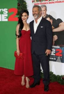 WESTWOOD CA NOVEMBER 5 Rosalind Ross and Mel Gibson at the premiere of Daddy s Home 2 at the Regency Village Theater in Westwood California on November 5 2017 Copyright: xFayexSadoux