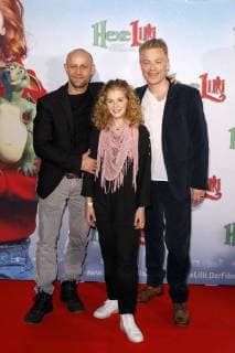 Jürgen Vogel Hedda Erlebach and Michael Mittermeier at the Premiere the Cinema Witch Lila saves Christmas in Cinedom Cologne 05 11 2017 Foto:xC.xHardtx xFuturexImage