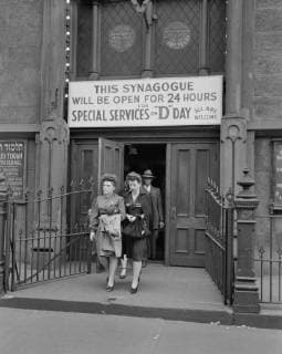 June 6, 1944 - D-Day sevices in a synagogue on West Twenty-third Street in New York, New York.  Copyright: StocktrekxImages STK500605A