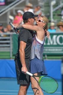 DELRAY BEACH FL NOVEMBER 05 Scott Foley and Renee Stubbs participates in the 28th Annual Chris Evert Raymond James Pro Celebrity Tennis Classic at Delray Beach Tennis Center on November 5 2017 in Delray Beach Florida People Scott Foley and Renee Stubbs Transmission Ref MNC20 Copyright: xHoo-Me.comx xMediaPunchx