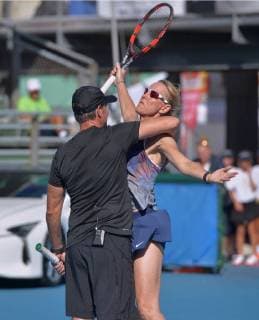 DELRAY BEACH FL NOVEMBER 05 Scott Foley and Renee Stubbs participates in the 28th Annual Chris Evert Raymond James Pro Celebrity Tennis Classic at Delray Beach Tennis Center on November 5 2017 in Delray Beach Florida People Scott Foley and Renee Stubbs Transmission Ref MNC20 Copyright: xHoo-Me.comx xMediaPunchx