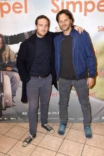 Frederick Lau and Markus Goller at the Premiere the Cinema simple in Movie theater Sendlinger goal Munich 06 11 2017 Foto:xP.xSchönbergerx xFuturexImage