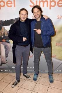 Frederick Lau and Markus Goller at the Premiere the Cinema simple in Movie theater Sendlinger goal Munich 06 11 2017 Foto:xP.xSchönbergerx xFuturexImage