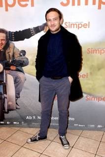Frederick Lau at the Premiere the Cinema simple in Movie theater Sendlinger goal Munich 06 11 2017 Foto:xP.xSchönbergerx xFuturexImage