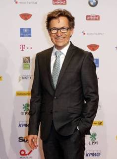 Stephan Scherzer VDZ Chief Executive Preistraeger Markus Mosa Edeka at Publisher S Night 2017 in the Telekom Hauptstadtrepraesentanz Berlin