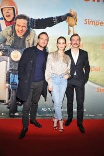 Frederick Lau Emilia Schuele David Kross Arrival the Cast to Premiere from simple in Movie theater at in Berlin at 06 11 2017