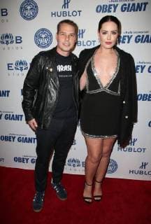 LOS ANGELES CA NOVEMBER 7 Shepard Fairey Beau Dunn at Photo Op For Hulu s Obey Giant at the The Theatre at Ace Hotel in Los Angeles California on November 7 2017 Copyright: xFayexSadoux