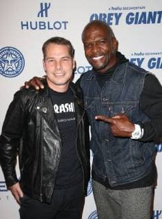 LOS ANGELES CA NOVEMBER 7 Shepard Fairey Terry Crews at Photo Op For Hulu s Obey Giant at the The Theatre at Ace Hotel in Los Angeles California on November 7 2017 Copyright: xFayexSadoux