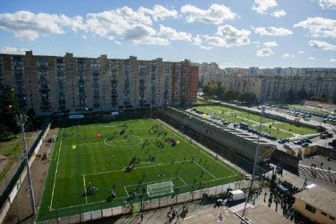 Fußballplatz in Stadtteil Neaples wird Mafia-Opfer gewidmet November 8, 2017 - Scampia, Naples, Italy - Scampia, ready for the football field dedicated to Antonio Landieri, innocent victim of the clans, Naples, Italy November on 08,2017 Scampia Italy  - ZUMAn230 20171108_zaa_n230_154 Copyright: xPaoloxManzox