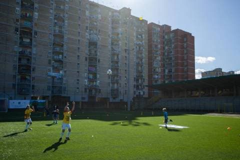 Fußballplatz in Stadtteil Neaples wird Mafia-Opfer gewidmet November 8, 2017 - Scampia, Naples, Italy - Scampia, ready for the football field dedicated to Antonio Landieri, innocent victim of the clans, Naples, Italy November on 08,2017 Scampia Italy  - ZUMAn230 20171108_zaa_n230_157 Copyright: xPaoloxManzox