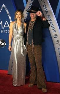 Drake White and his wife Alex pose on the red carpet as they arrive for the 51st Annual Country Music Association Awards on November 8, 2017 at the Bridgestone Arena in Nashville.  NAS20171108104 JOHNxSOMMERSxII