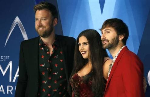 Lady Antebellum arrives for the 51st Annual Country Music Association Awards on November 8, 2017 at the Bridgestone Arena in Nashville.  NAS20171108179 JOHNxSOMMERSxII