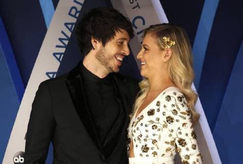 Morgan Evans (L) and Kelsea Ballerini arrive for the 51st Annual Country Music Association Awards on November 8, 2017 at the Bridgestone Arena in Nashville.  NAS20171108182 JOHNxSOMMERSxII