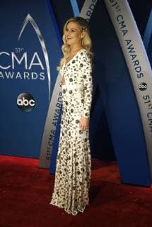 Kelsea Ballerini arrives for the 51st Annual Country Music Association Awards on November 8, 2017 at the Bridgestone Arena in Nashville.  NAS20171108183 JOHNxSOMMERSxII