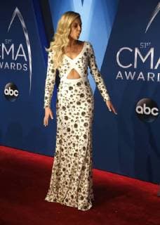 Kelsea Ballerini arrives for the 51st Annual Country Music Association Awards on November 8, 2017 at the Bridgestone Arena in Nashville.  NAS20171108186 JOHNxSOMMERSxII