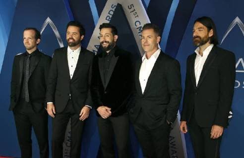 Old Dominion arrives for the 51st Annual Country Music Association Awards on November 8, 2017 at the Bridgestone Arena in Nashville.  NAS20171108191 JOHNxSOMMERSxII