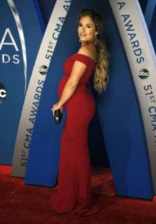 Jessie James Decker arrives to the 51st Annual Country Music Association Awards on November 8, 2017 at the Bridgestone Arena in Nashville.  NAS20171108198 JOHNxSOMMERSxII