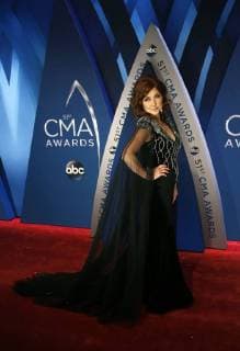 Pam Tillis arrives to the 51st Annual Country Music Association Awards on November 8, 2017 at the Bridgestone Arena in Nashville.  NAS20171108206 JOHNxSOMMERSxII