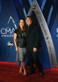 Jack Ingram and Amy Ingram arrive to the 51st Annual Country Music Association Awards on November 8, 2017 at the Bridgestone Arena in Nashville.  NAS20171108210 JOHNxSOMMERSxII