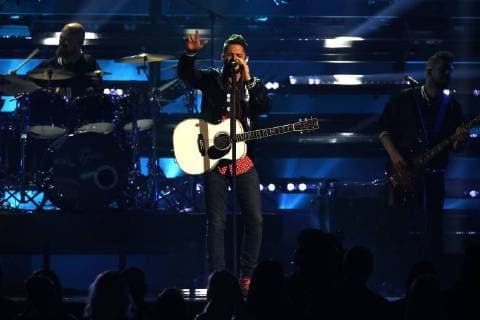 Thomas Rhett performs onstage during the 51st Annual Country Music Association Awards on November 8, 2017 at the Bridgestone Arena in Nashville.  NAS20171108229 JOHNxSOMMERSxII