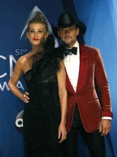Tim McGraw and Faith Hill arrive for the 51st Annual Country Music Association Awards on November 8, 2017 at the Bridgestone Arena in Nashville.  NAS20171108249 JOHNxSOMMERSxII