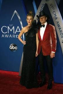 Tim McGraw and Faith Hill arrive for the 51st Annual Country Music Association Awards on November 8, 2017 at the Bridgestone Arena in Nashville.  NAS20171108250 JOHNxSOMMERSxII
