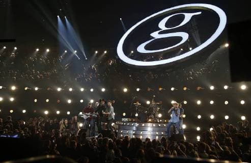 Garth Brooks performs at the 51st Annual Country Music Association Awards on November 8, 2017 at the Bridgestone Arena in Nashville.  NAS20171108257 JOHNxSOMMERSxII