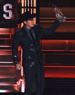 Jon Pardi wins New Artist of the Year at the 51st Annual Country Music Association Awards on November 8, 2017 at the Bridgestone Arena in Nashville.  NAS20171108258 JOHNxSOMMERSxII