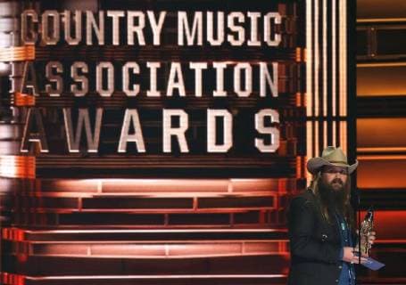 Chris Stapleton wins Male Vocalist of the Year at the 51st Annual Country Music Association Awards on November 8, 2017 at the Bridgestone Arena in Nashville.  NAS20171108273 JOHNxSOMMERSxII
