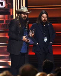 Chris Stapleton wins Male Vocalist of the Year at the 51st Annual Country Music Association Awards on November 8, 2017 at the Bridgestone Arena in Nashville.  NAS20171108274 JOHNxSOMMERSxII