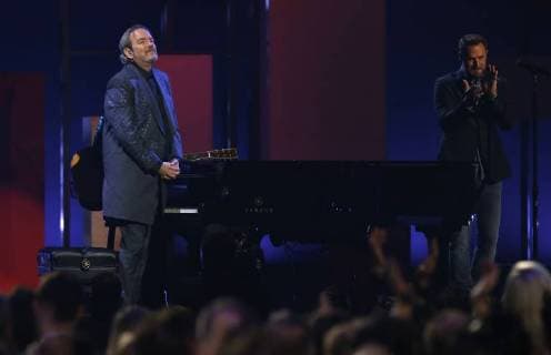 Jimmy Webb on stage at the 51st Annual Country Music Association Awards on November 8, 2017 at the Bridgestone Arena in Nashville.  NAS20171108291 JOHNxSOMMERSxII