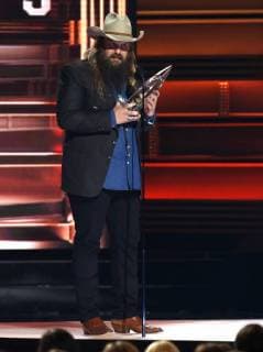 Chris Stapleton wins Male Vocalist of the Year at the 51st Annual Country Music Association Awards on November 8, 2017 at the Bridgestone Arena in Nashville.  NAS20171108324 JOHNxSOMMERSxII